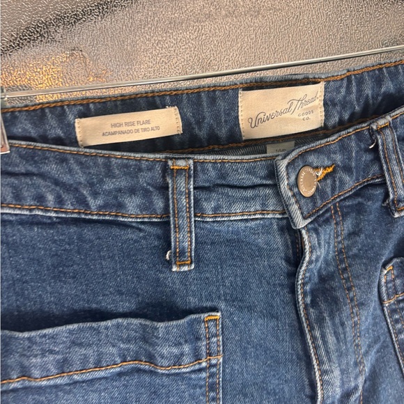Universal Thread High Rise Front Pocket Flare Jeans - Picture 4 of 10